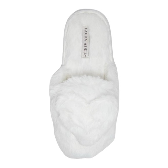 Laura Ashley White Fuzzy Heart Slip On Slippers Size M 6.5-7.5 - Picture 1 of 8